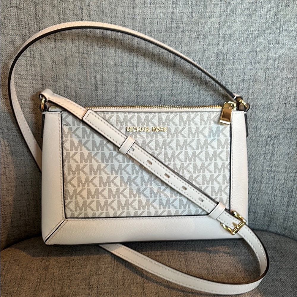 Authentic Michael Kors White Crossbody Bag with Gold-Tone Hardware